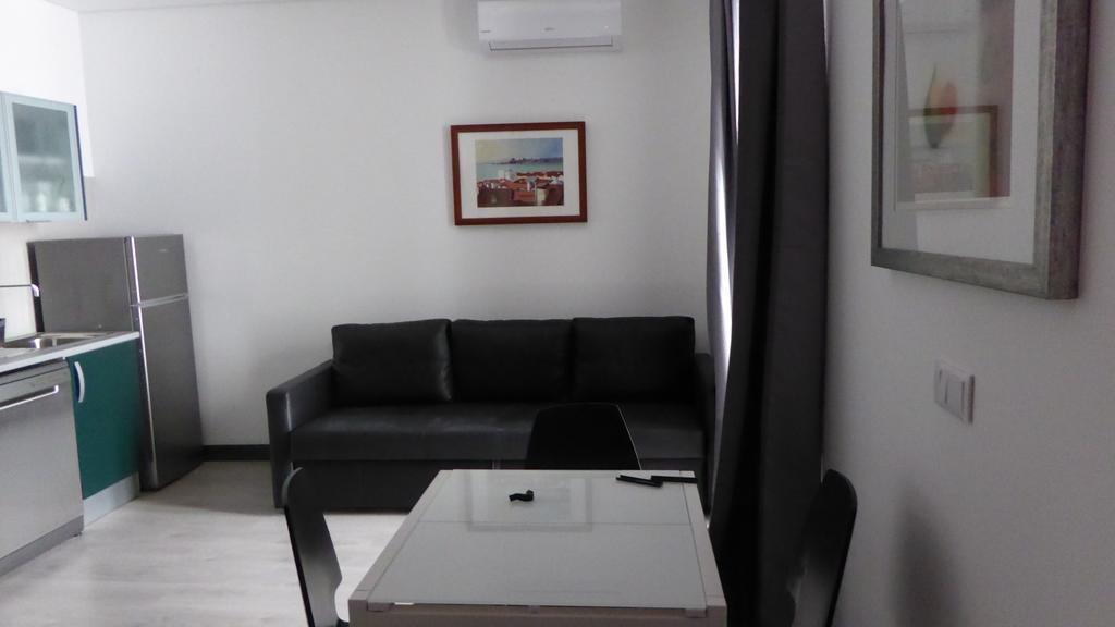 Dobairro Suites At Bairro Alto Lisbon Bagian luar foto